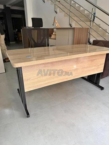 Bureaux pour bureaux et entreprises de fabrication locale - 2