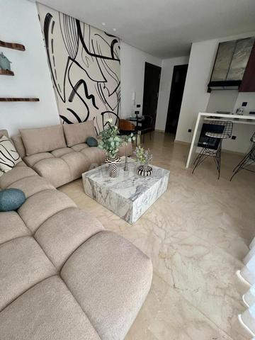 ستوديو فارغ للبيع أواسيس - 2