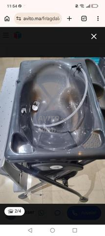 Baignoire et table à langer - 2