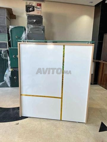 مكتب استقبال عملي لتنظيم فضاء الاستقبال