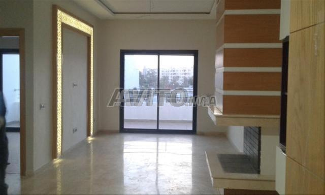 استوديو فاخر للإيجار 60 متر مربع مع شرفة - 2