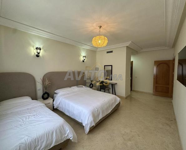 شقة مشمسة للإيجار مع مسبح