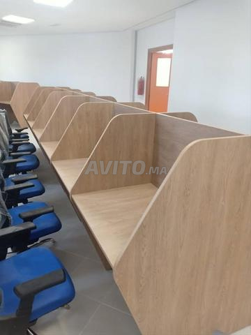 مكتب عمل جماعي يوفر مساحة عمل منظمة - 2