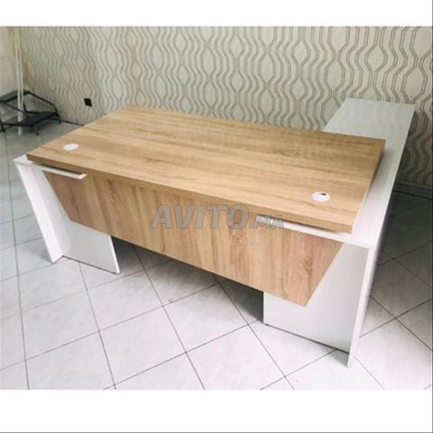 مكاتب مع باقة من القماش والجلد - 2