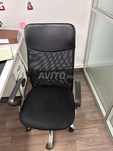 Chaises de bureau et formation à vendre – bon état