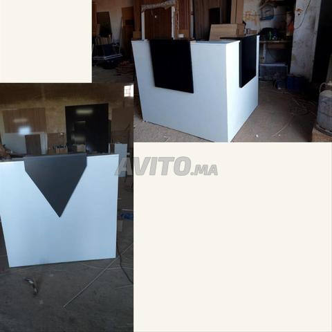 Comptoir d’accueil en MDF solide et élégant - 2