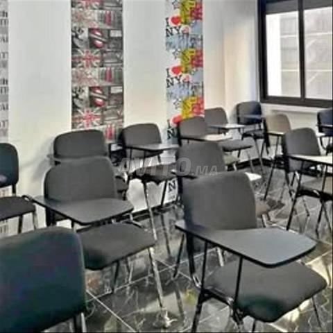 chaise iso avec ecritoire disponnible en gros 