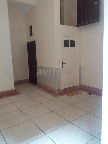 MAGASIN AVEC LA CAVE A LOUER - 2