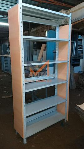 رف تخزين معدني أنيق بخمس طبقات .