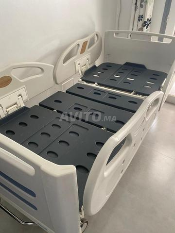 Lit médicalisé électrique et table - 2