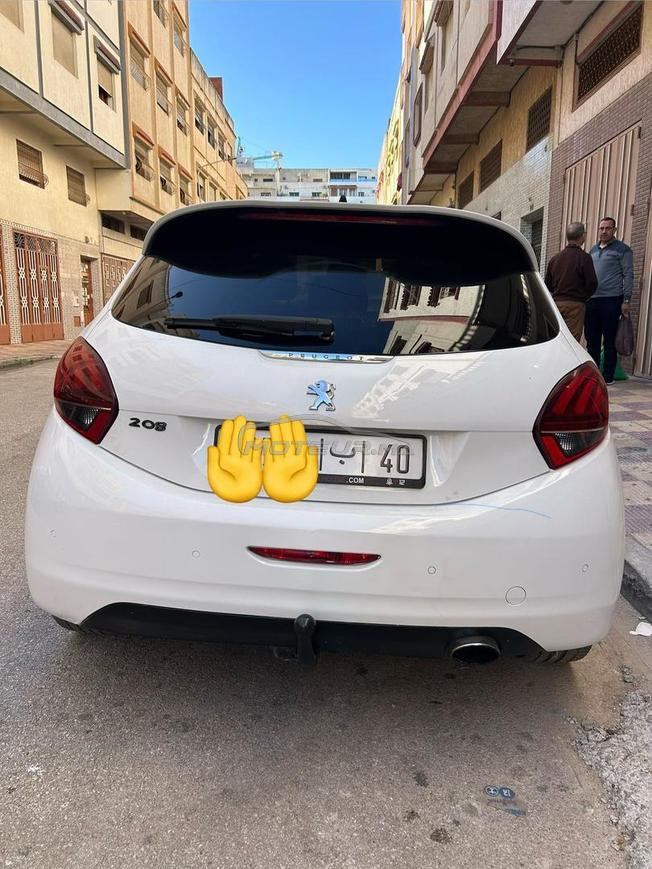  Peugeot 208 2017 FULL OPTION  TOIT PANORAMIQUE
