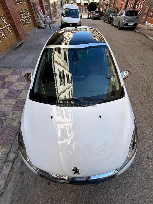  Peugeot 208 2017 FULL OPTION  TOIT PANORAMIQUE