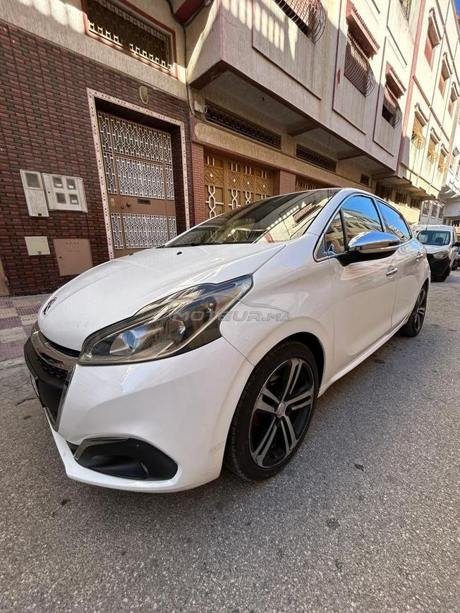  Peugeot 208 2017 FULL OPTION  TOIT PANORAMIQUE