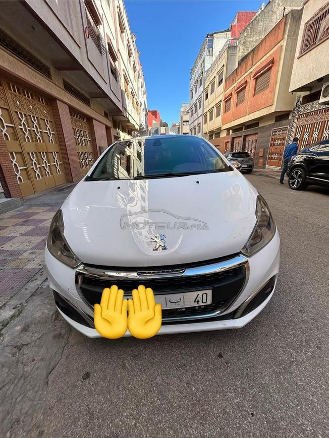  Peugeot 208 2017 FULL OPTION  TOIT PANORAMIQUE