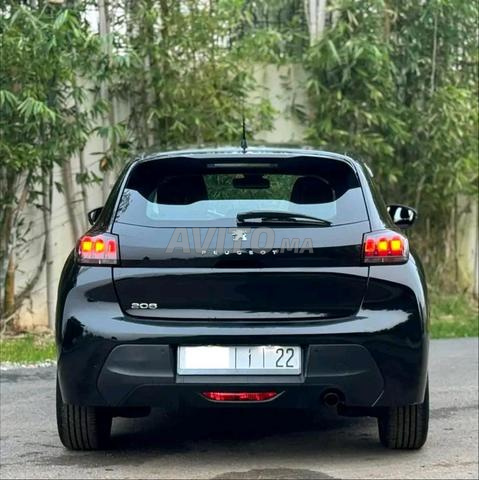 Peugeot 208 Diesel Automatique 2022 à Sidi Rahal - 2