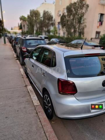 je vends une polo essence model 2011 essence - 2