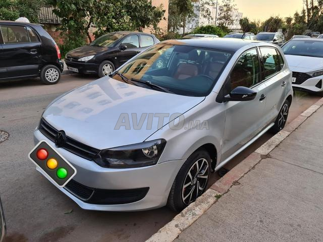 je vends une polo essence model 2011 essence