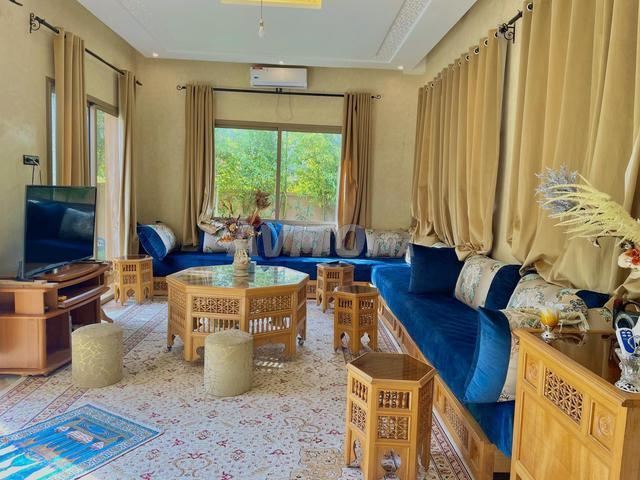 Villa meublée avec piscine à vendre 400 m² titrée