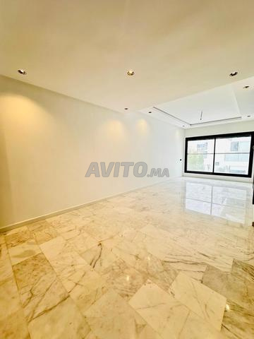 Superbe studio vide piscine a Californie  - 2