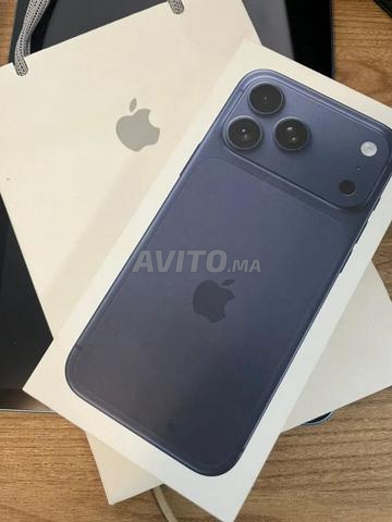 NEUVE IPHONE 17 PRO MAX 512GB / LBI3 FMA7AL