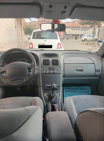 Renault Laguna Essence Manuelle 1997 à Saada - 2