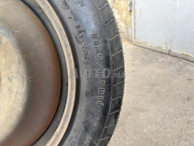 عجلة احتياطية صغيرة فورد - 2