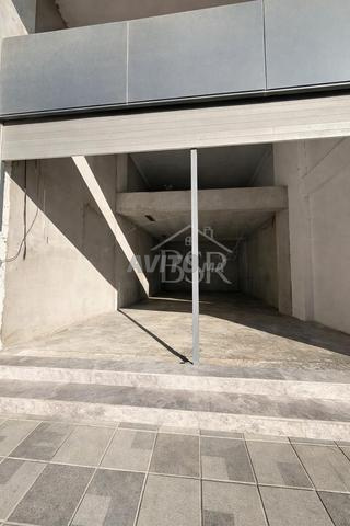 local, commercial Premium - 2