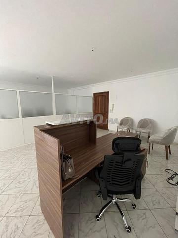 منضدة استقبال بتصميم MDF مثالية للاستقبال أو المحلات - 2