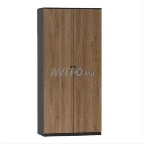 Les bureaux et les armoires - 2