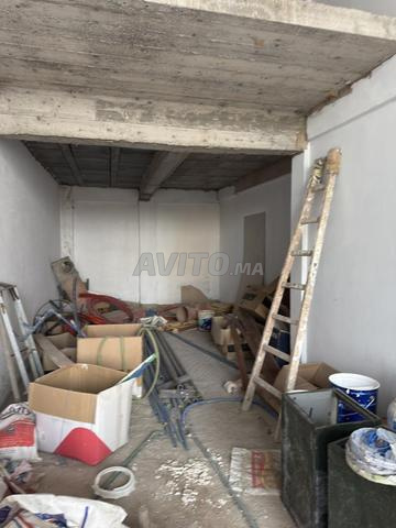 محل تجاري بمساحة 45 متر مربع فسيح للغاية - 2