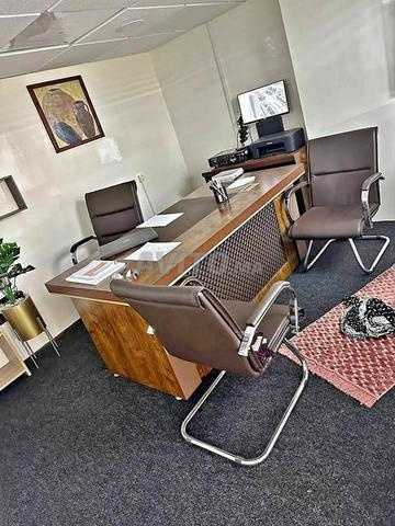 مكتب مستورد بتشطيب عالي الجودة