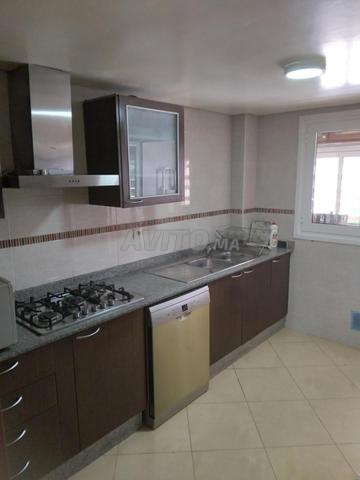 بيع شقة متوسطة المستوى مشمسة - 2