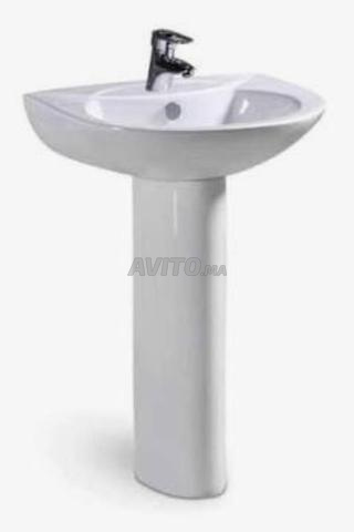 Vends 2 lavabos avec pieds - 2