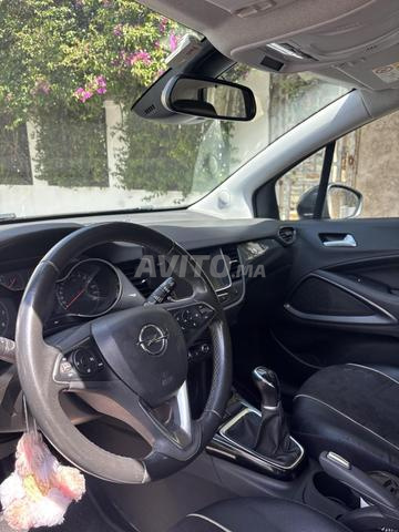Opel Crossland Diesel Manuelle 2022 à Casablanca - 2