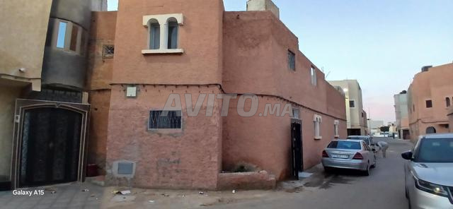 حي المطار العيون