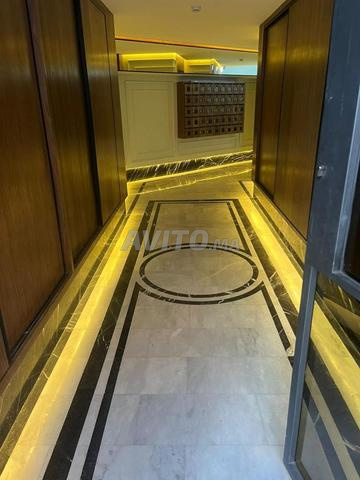 مكتب للإيجار فارغ في كيليز - 2