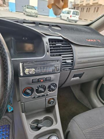 أوبل زافيرا ديزل مانويل 2004 في الحسيمة - 2