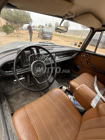 Mercedes 190 C voiture de collection - 2