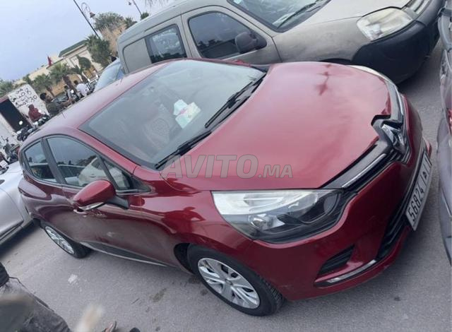 Clio 4 2017 en bon état - 2