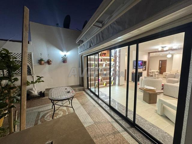 شقة رائعة مع شرفة جميلة