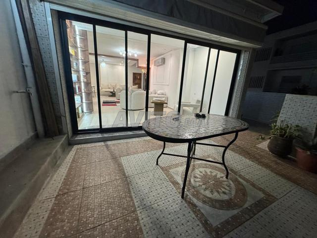 شقة رائعة مع شرفة جميلة