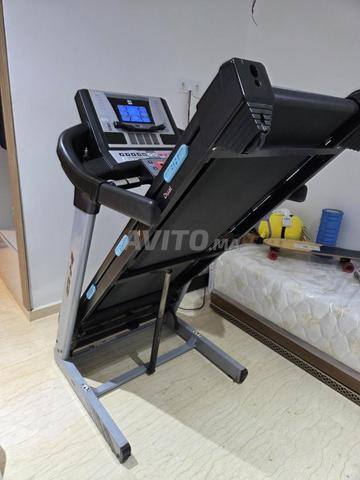 سجادة رياضية أمريكية بحالة جيدة - 2