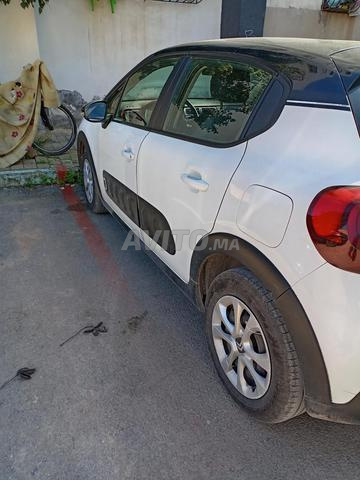 Voiture propre à vendre - 2