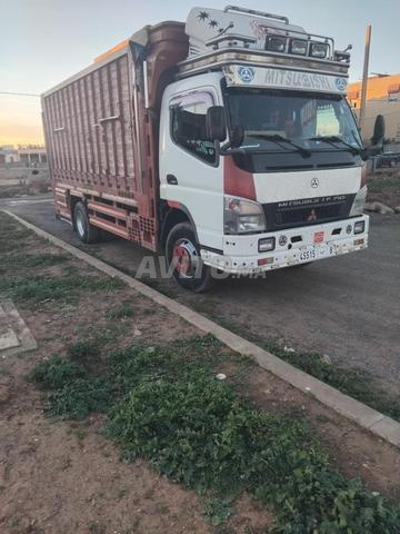 Camion Mitsubishi en bon état - 2