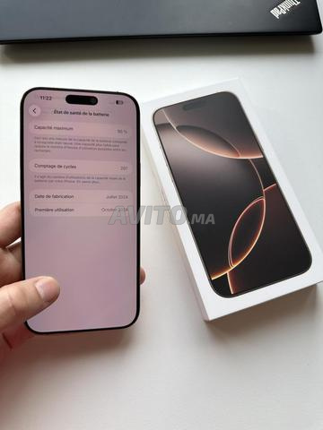 iPhone 16 Pro Max 256 GB Desert Titanium - 2