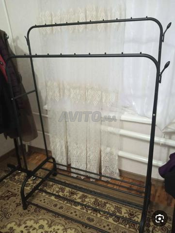 Cintre de vêtements de très haute qualité, très demandé - 2