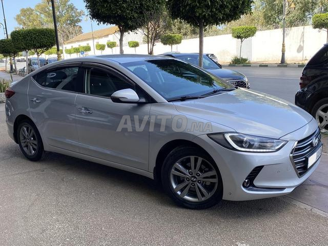 Hyundai Elantra Diesel Manuelle 2020 à Kénitra - 2
