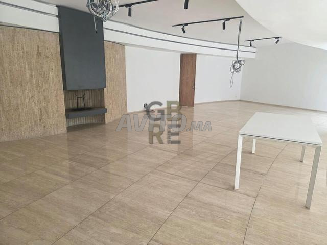 Villa à usage de bureau à Souissi