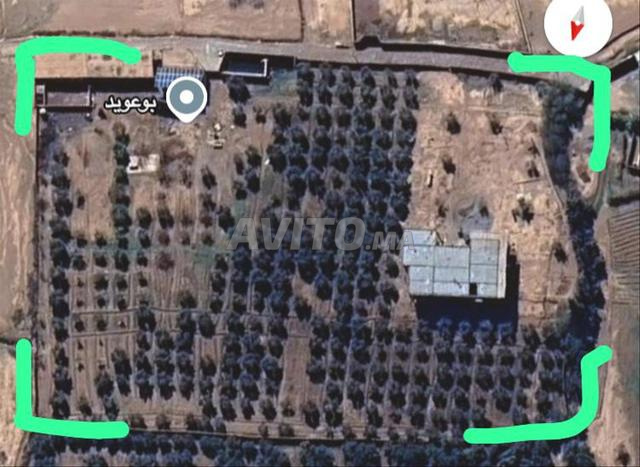 مزرعة مع فيلا بمساحة 400 متر مربع ومسبح شبه مكتمل