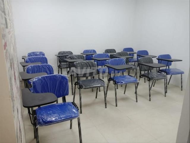 Chaise avec surface d'écriture - 2